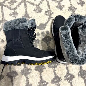 Ladies snow boots
